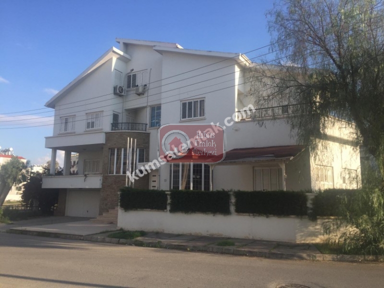 Lefkoşa’da 6+3 Satılık Triplex Müstakil Ev Kıbrıs Emlak Merkezi